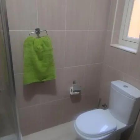 Cosy Two Bedroom Maisonette